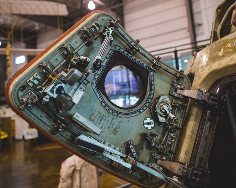 ISO 800 | f/1.8 | 1/160