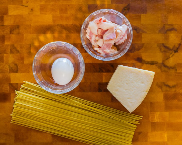 ISO 1600 | f/2.8 | 1/50 | 24mm